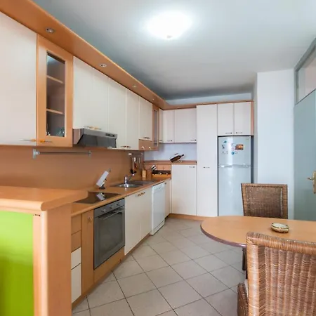 • Spacious ǀ Main Square - 3min ǀ 2br ǀ Lovely View • Апартаменти *