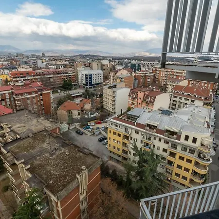 • Spacious ǀ Main Square - 3min ǀ 2br ǀ Lovely View • Скоп'є
