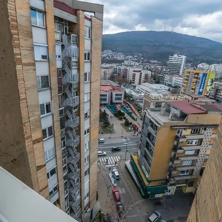 • Spacious ǀ Main Square - 3min ǀ 2br ǀ Lovely View • Скоп'є