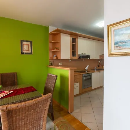 Апартаменти • Spacious ǀ Main Square - 3min ǀ 2br ǀ Lovely View • *