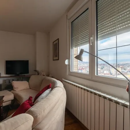• Spacious ǀ Main Square - 3min ǀ 2br ǀ Lovely View • Апартаменти